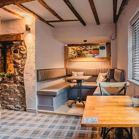 Charming 1-Bed Loft In Caerleon Apartman Newport Kültér fotó