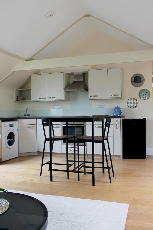 Charming 1-Bed Loft In Caerleon Apartman Newport Kültér fotó